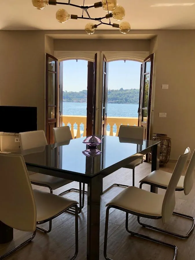 サロCasa Elisabetta, Affacciata Sul Golfoアパートメント