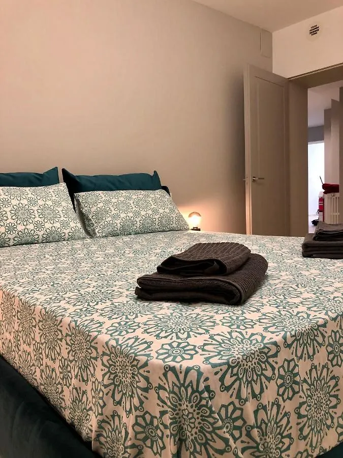 アパート サロCasa Elisabetta, Affacciata Sul Golfoアパートメント