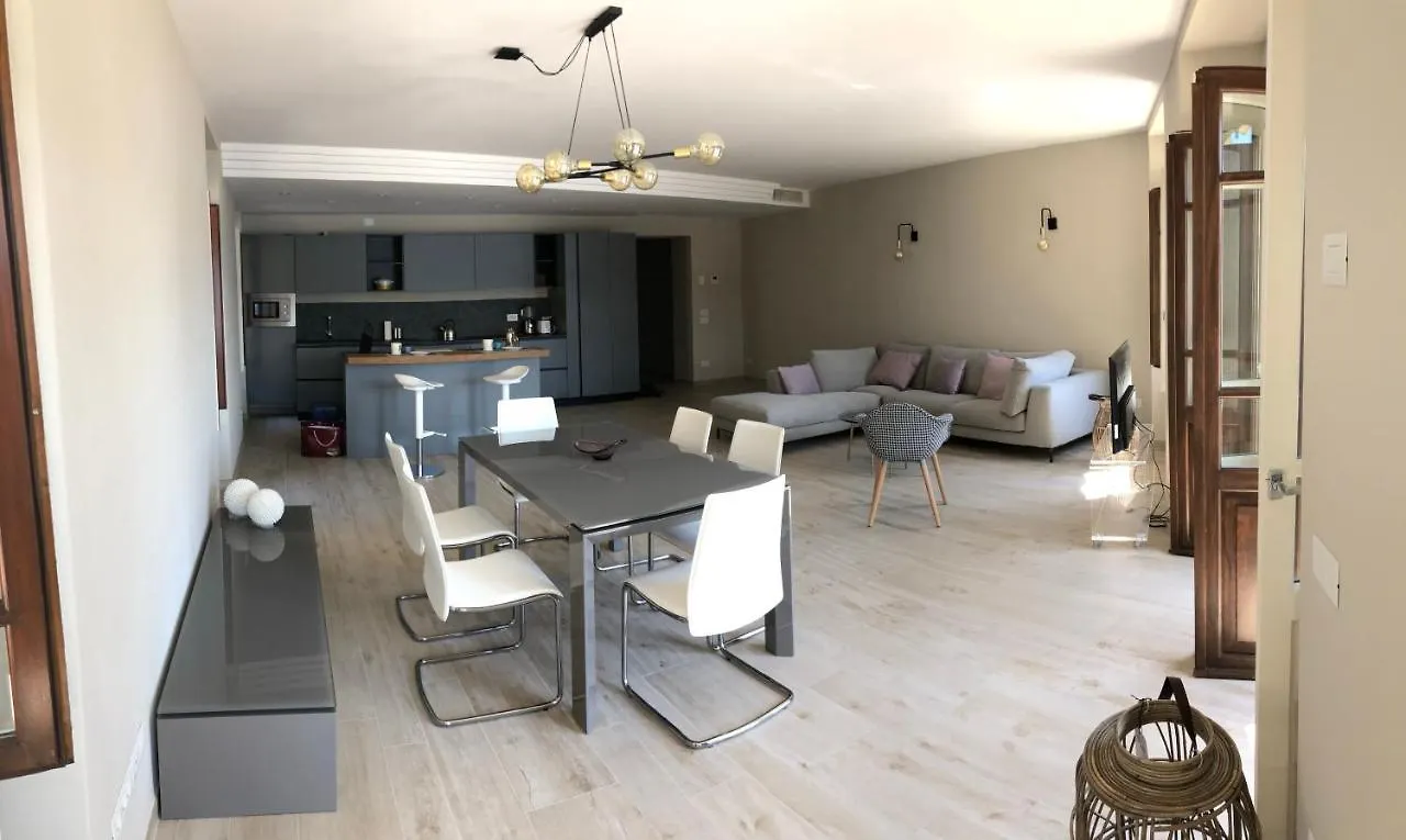 サロCasa Elisabetta, Affacciata Sul Golfoアパートメント